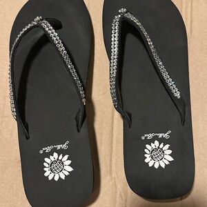 Yellow Box size 8 Black Rhinestone Flip Flops